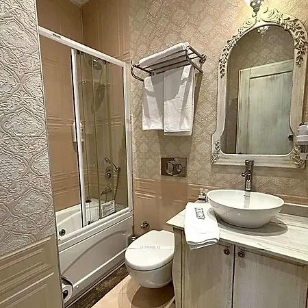 Elegance Otel *